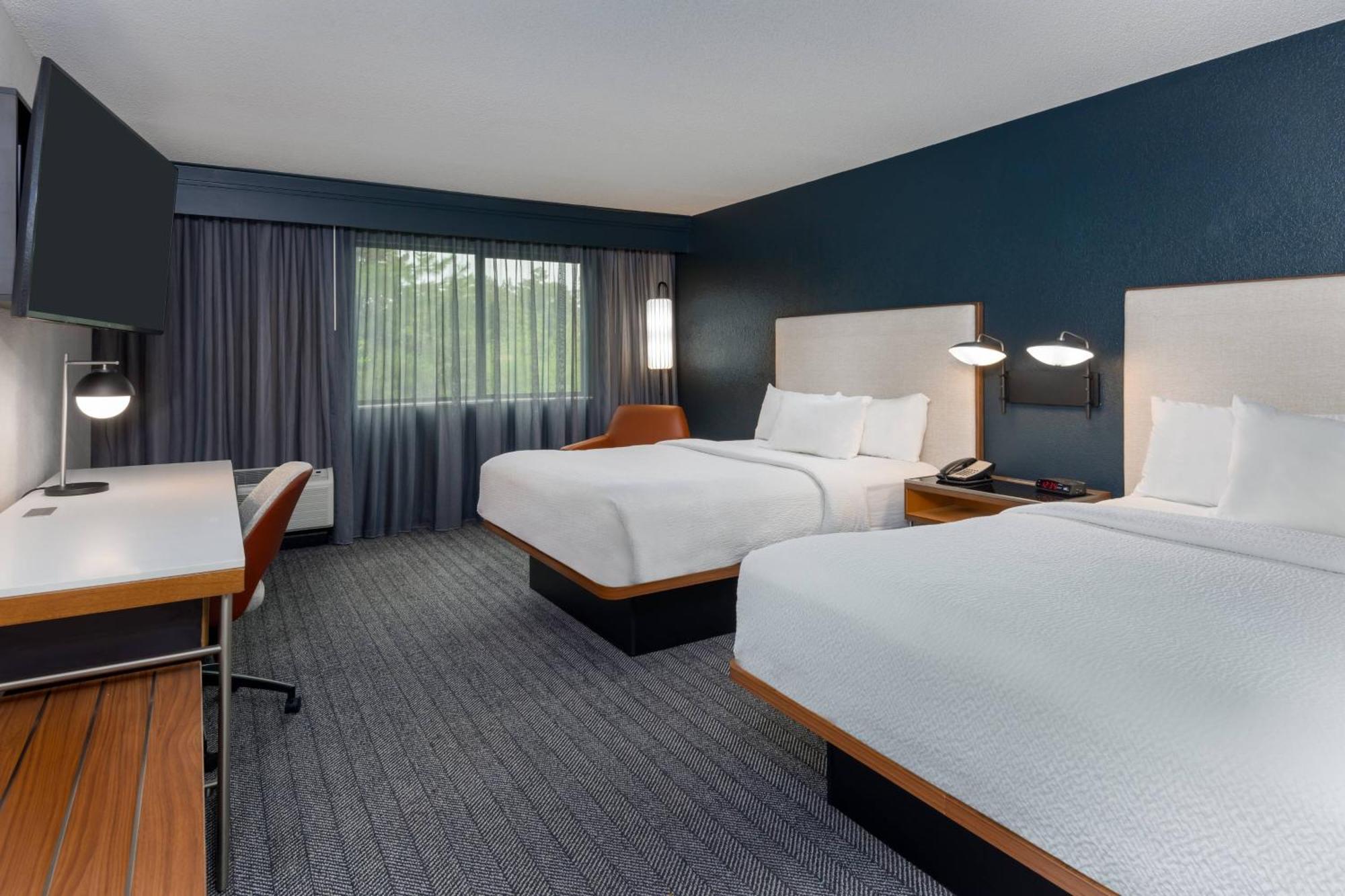 Courtyard Tallahassee North/I-10 Capital Circle Экстерьер фото